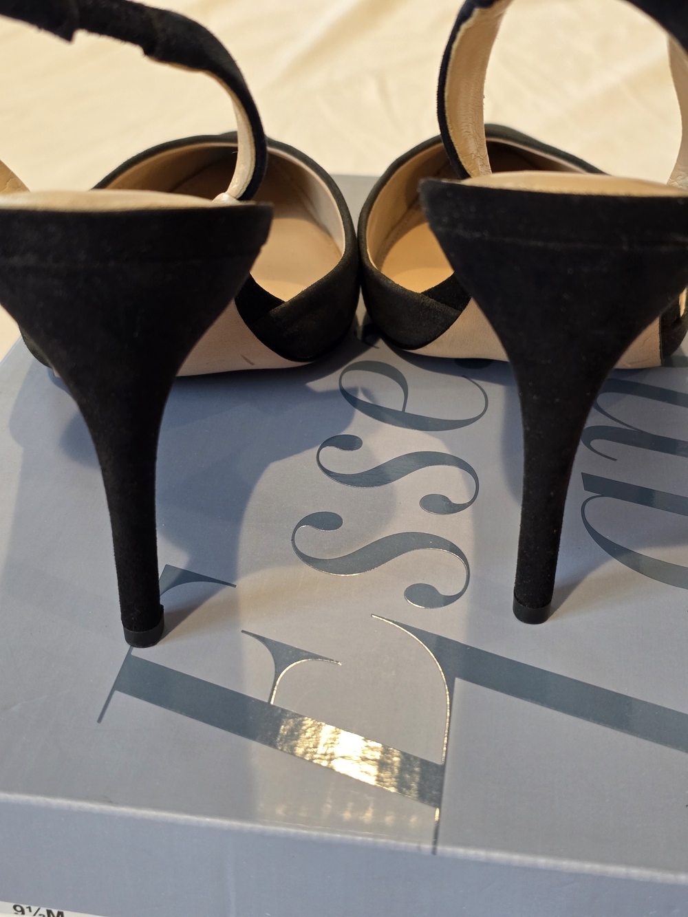 Essex Lane Blue/BlackPointed Slingback Pumps. Size 9.5 - Picture 6 of 8